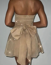 Carica l'immagine nel visualizzatore di Gallery, Strapless Short Homecoming Dresses with Bowknot