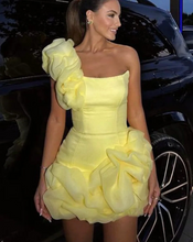 Charger l'image dans la galerie, One Shoulder Puff Dress Yellow Homecoming Dresses