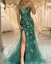 Laden Sie das Bild in den Galerie-Viewer, Green Prom Dresses Spaghetti Straps with Appliques Flowers