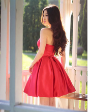 Load image into Gallery viewer, Short Bridesmaid Dresses Sweetheart