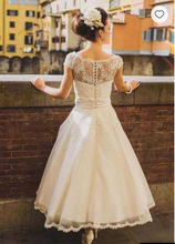 Charger l'image dans la galerie, Tea Length Wedding Dresses Bridal Gown with Sleeves Lace