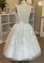 Load image into Gallery viewer, Vintage Wedding Dresses Bridal Gown Satin V Neck with Handmade Flowers