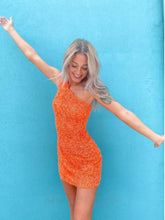 Carica l'immagine nel visualizzatore di Gallery, One Shoulder Homecoming Dresses