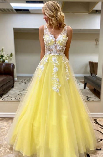 V Neck Yellow Tulle Prom Dresses with Appliques