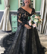 Charger l'image dans la galerie, V Neck Wedding Dresses Bridal Gown Lace Black