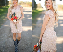 Laden Sie das Bild in den Galerie-Viewer, Country Short Bridesmaid Dresses Lace