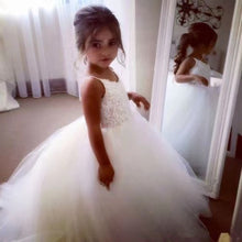 Load image into Gallery viewer, Spaghetti Straps Flower Girl Dresses with Lace