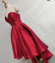 Carica l'immagine nel visualizzatore di Gallery, Sweetheart Hi Low Prom Dresses