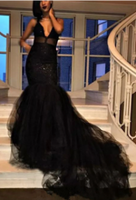 Charger l'image dans la galerie, V Neck Black Prom Dresses with Lace Appliques