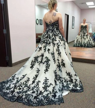Charger l'image dans la galerie, Sweetheart Wedding Dresses Bridal Gown with Black Lace