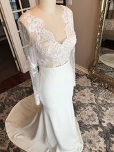 Charger l'image dans la galerie, V Neck Lace Backless Wedding Dresses Bridal Gown