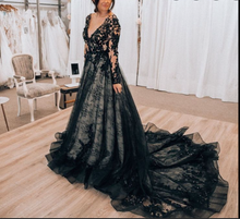 Charger l'image dans la galerie, V Neck Wedding Dresses Bridal Gown Lace Black