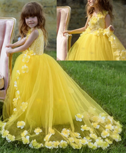 Load image into Gallery viewer, Yellow Short Flower Girl Dresses with 3D Handmade Flowers