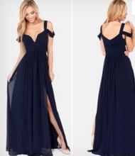 Laden Sie das Bild in den Galerie-Viewer, Off Shoulder Bridesmaid Dresses Navy Blue Slit Side