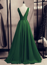 Cargar imagen en el visor de la galería, V Neck Green Prom Dresses Floor Length