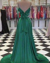 Laden Sie das Bild in den Galerie-Viewer, Green Prom Dresses Two Piece Floor Length