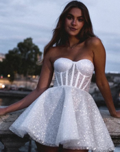 Carica l&#39;immagine nel visualizzatore di Gallery, Sparkly Short Prom Dresses Homecoming Gown
