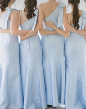 Laden Sie das Bild in den Galerie-Viewer, One Shoulder Bridesmaid Dresses Sky Blue