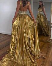 画像をギャラリービューアに読み込む, Sparkly Gold Beaded Metallic Long Prom Dress With Slit