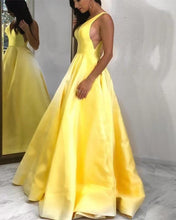 Laden Sie das Bild in den Galerie-Viewer, Yellow Prom Dresses Floor Length