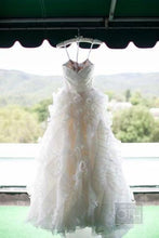 Laden Sie das Bild in den Galerie-Viewer, Sweetheart Wedding Dresses Bridal Gown Unique