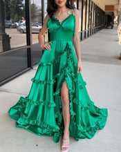 Laden Sie das Bild in den Galerie-Viewer, Green Prom Dresses Slit Side Evening Gown