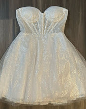 Laden Sie das Bild in den Galerie-Viewer, Sparkly Short Prom Dresses Homecoming Gown