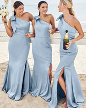 Laden Sie das Bild in den Galerie-Viewer, One Shoulder Bridesmaid Dresses Sky Blue