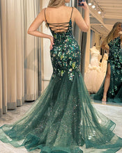 Laden Sie das Bild in den Galerie-Viewer, Green Prom Dresses Spaghetti Straps with Appliques Flowers