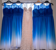 Laden Sie das Bild in den Galerie-Viewer, Blue and White Ombre Bridesmaid Dresses for Wedding Party