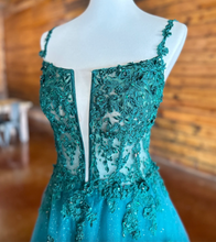 Laden Sie das Bild in den Galerie-Viewer, Prom Dresses Dark Green Prom Dresses with Appliques Floor Length