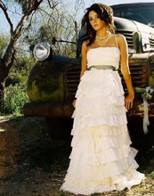 Carica l&#39;immagine nel visualizzatore di Gallery, Wedding Dresses Bridal Gown Spaghetti Straps with Olive Green Sash