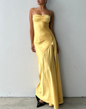 Laden Sie das Bild in den Galerie-Viewer, Yellow Prom Dresses Spaghetti Straps Slit Side Floor Length