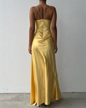Laden Sie das Bild in den Galerie-Viewer, Yellow Prom Dresses Spaghetti Straps Slit Side Floor Length