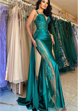 Charger l&#39;image dans la galerie, Green Prom Dresses Straps Mermaid with Sequins