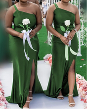 Cargar imagen en el visor de la galería, One Shoulder Bridesmaid Dresses Mermaid