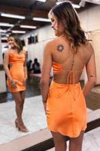 Laden Sie das Bild in den Galerie-Viewer, Short Orange Homecoming Dresses Criss Cross