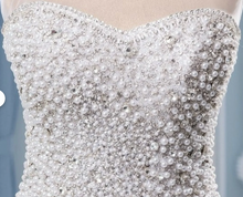 Laden Sie das Bild in den Galerie-Viewer, Sweetheart Wedding Dresses Bridal Gown with Pearls Hi Low
