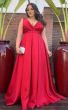 Laden Sie das Bild in den Galerie-Viewer, Plus Size V Neck Prom Dresses Red Gown for Women