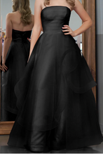 Charger l&#39;image dans la galerie, Black Strapless Prom Dresses