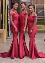 Laden Sie das Bild in den Galerie-Viewer, Red Mermaid Bridesmaid Dresses Off Shoulder