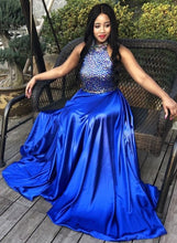 Carica l&#39;immagine nel visualizzatore di Gallery, Halter Royal Blue Prom Dresses Floor Length with Rhinestones