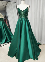 Laden Sie das Bild in den Galerie-Viewer, Spaghetti Straps Prom Dresses with Appliques Green