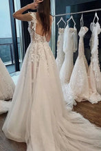 Laden Sie das Bild in den Galerie-Viewer, Sparkly Wedding Dresses Bridal Gown Straps