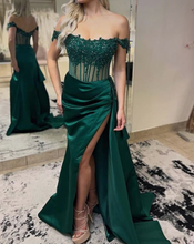 Laden Sie das Bild in den Galerie-Viewer, Dark Green Prom Dresses Split Side Off Shoulder with Appliques