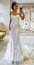 Carica l&#39;immagine nel visualizzatore di Gallery, Strapless Wedding Dresses Bridal Gown with 3D Flowers