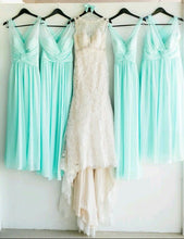 Charger l&#39;image dans la galerie, V Neck Mint Green Bridesmaid Dresses Knee Length
