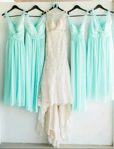 V Neck Mint Green Bridesmaid Dresses Knee Length