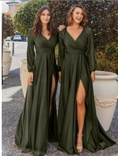 Laden Sie das Bild in den Galerie-Viewer, Olive Green Bridesmaid Dresses Slit Side for Wedding Party