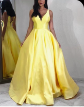 Laden Sie das Bild in den Galerie-Viewer, Yellow Prom Dresses Floor Length